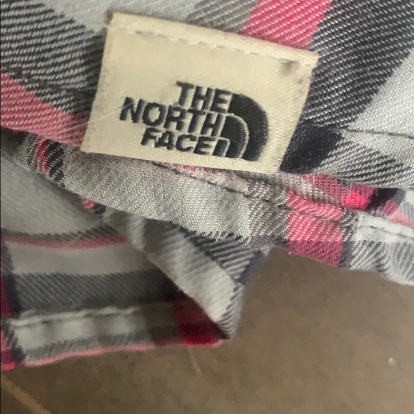 The North Face classic button up - Picture 3 of 4